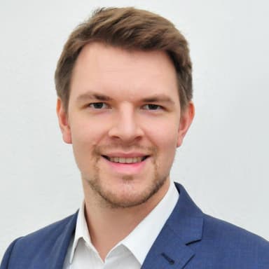 Dr. Pawel Maibaum